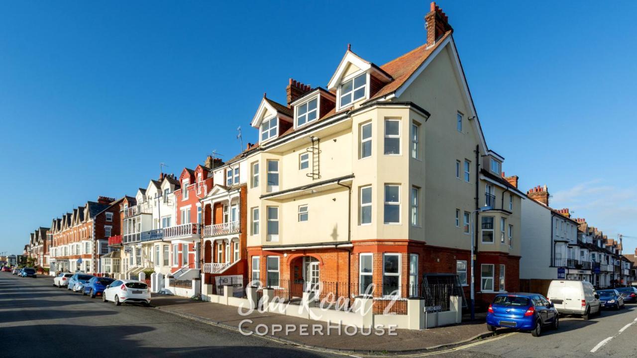 Beautiful Apartments On The Sea Front - Sea Road 2 Felixstowe Exteriör bild