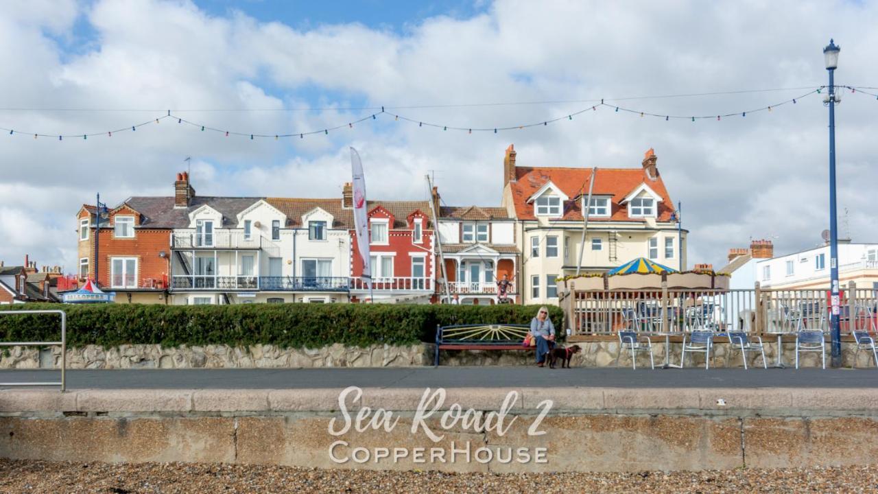 Beautiful Apartments On The Sea Front - Sea Road 2 Felixstowe Exteriör bild